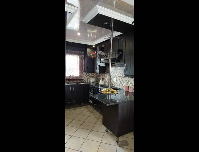 3 BEDROOM HOUSE FOR SALE IN THE ORCHARDS